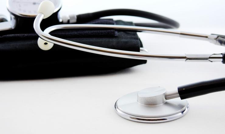 ΙΑΤΡΙΚΗ ΑΜΕΛΕΙΑ: ΤΙ ΜΠΟΡΕΙ ΝΑ ΣΥΜΒΕΙ ΑΝ ΣΥΝΤΕΛΕΣΤΕΙ ΕΝΑ ΙΑΤΙΚΟ ΛΑΘΟΣ